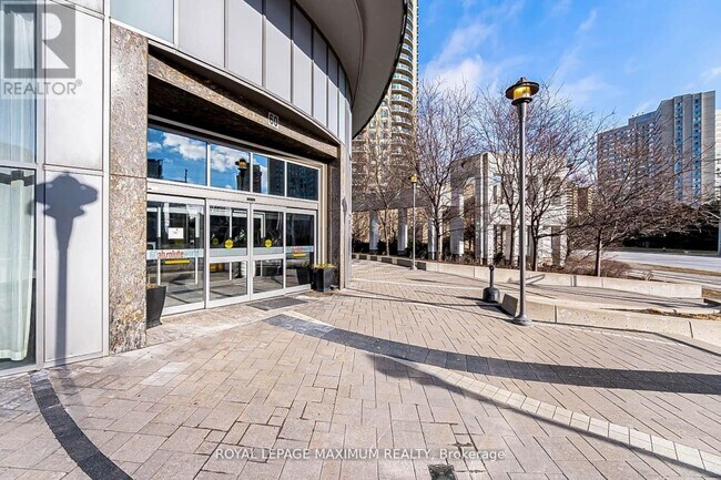 60 Absolute Ave in Mississauga, ON - Building Photo - Building Photo