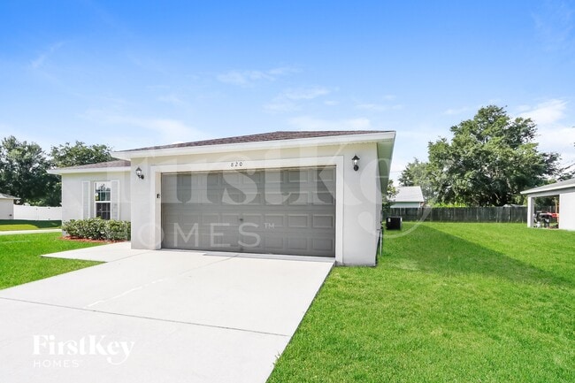 820 SW Thrift Ave in Port St. Lucie, FL - Building Photo - Building Photo