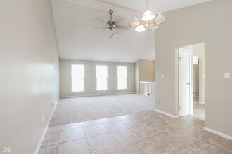 5678 Colonist Cir in Indianapolis, IN - Building Photo - Building Photo