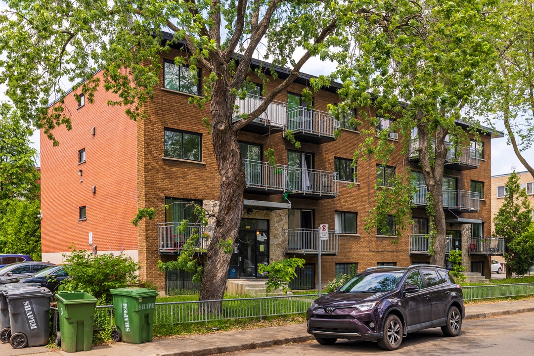 6351-6355 Villeneuve Rue in Montreal Nord, QC - Building Photo