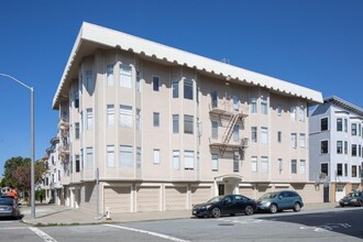 90 Alhambra in San Francisco, CA - Building Photo - Primary Photo