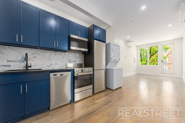 1734 Nostrand Ave in Brooklyn, NY - Building Photo - Building Photo