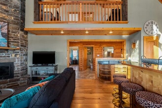 11 NC 8720 in Jasper, AR - Building Photo - Building Photo