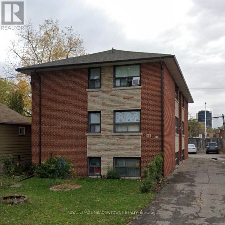 14 Vanevery St in Toronto, ON - Building Photo