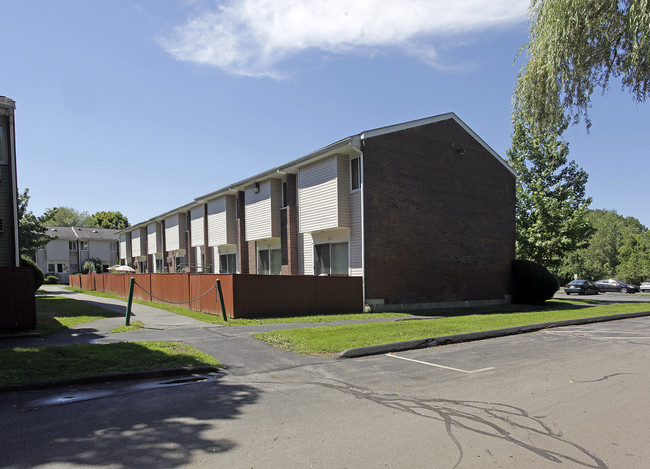 Redwood Terrace in Lowell, MA - Building Photo - Building Photo