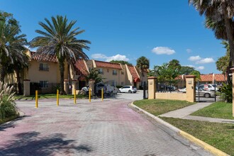 The Colony At San Jose in Jacksonville, FL - Building Photo - Building Photo