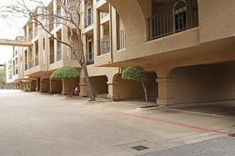 Colonnade At Turtle Creek in Dallas, TX - Building Photo - Building Photo