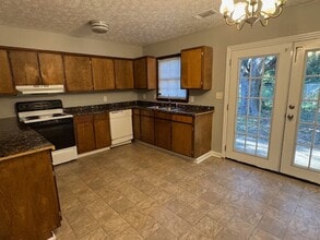 103 Peachtree St in Lagrange, GA - Building Photo - Building Photo