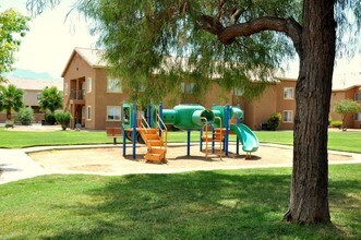 Summerwind Apartment Homes in Mesquite, NV - Building Photo - Building Photo