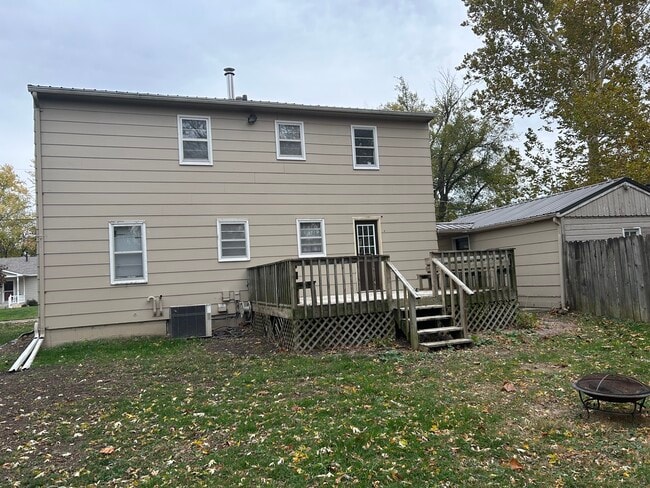 609 E 14th St N in Newton, IA - Building Photo - Building Photo