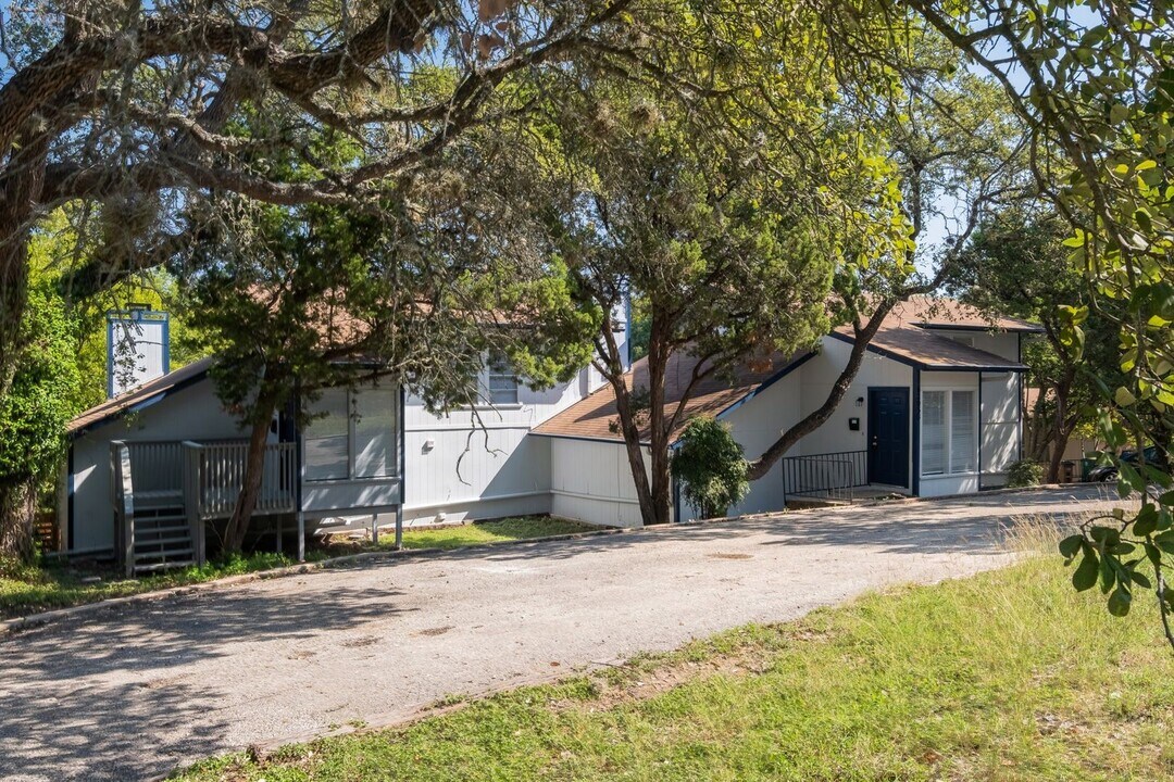 6205 Shadow Valley Dr in Austin, TX - Building Photo