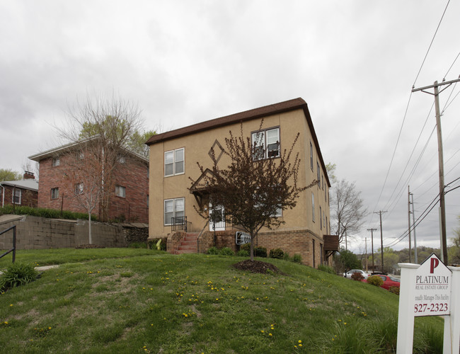 4602 Cass St in Omaha, NE - Building Photo - Building Photo