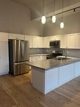 120 5th Ave N, Unit 2 in La crosse, WI - Foto de edificio - Building Photo