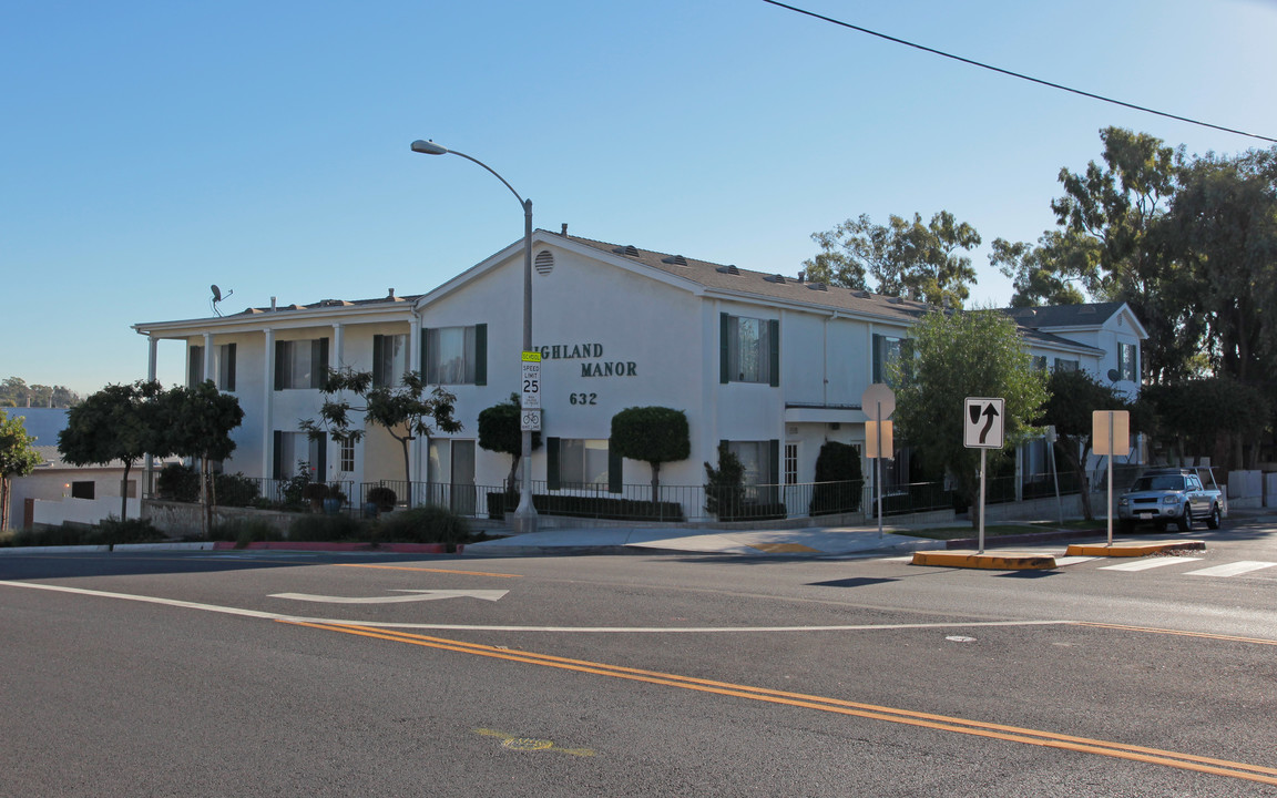 Highland Manor in Santa Monica, CA - Building Photo