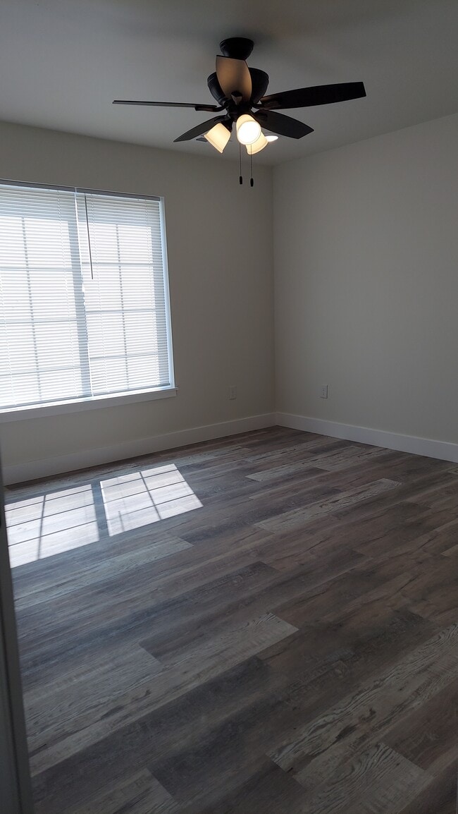 1707 Soaring Ct in Moberly, MO - Building Photo - Building Photo