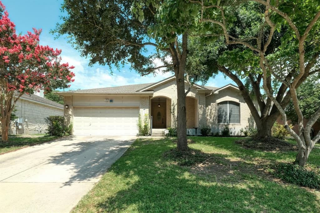 7104 Wandering Oak Rd in Austin, TX - Building Photo