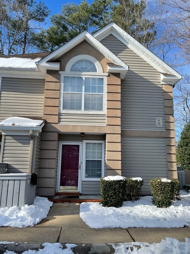 343 Gainsborough Square in Chesapeake, VA - Building Photo - Building Photo