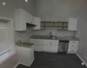 226 Polar Rock Rd SW in Atlanta, GA - Building Photo - Building Photo