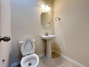 7814 Stoneyway Dr in Houston, TX - Building Photo - Building Photo