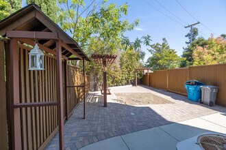 7335 Rainbow Dr in Cupertino, CA - Building Photo - Building Photo