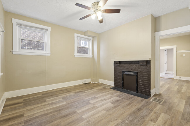 551 Clemesha Ave in Pittsburgh, PA - Building Photo - Building Photo