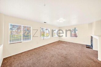 6085 Medinah St in Fontana, CA - Building Photo - Building Photo