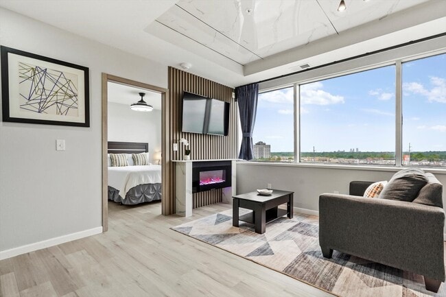 Reese Tower Apartments in Tulsa, OK - Foto de edificio - Building Photo
