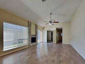 9203 Rippling Fields Dr in Houston, TX - Building Photo - Building Photo