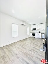 285 W Montecito Ave in Sierra Madre, CA - Building Photo - Building Photo