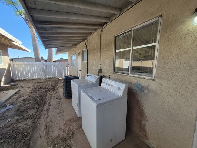 160 E 24th Pl in Yuma, AZ - Building Photo - Building Photo