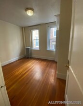 11 Barrows St, Unit 6 in Boston, MA - Building Photo - Building Photo