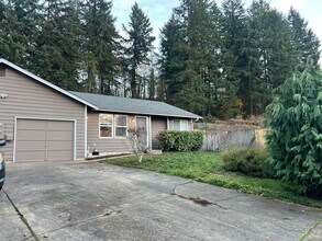 16415 72nd Avenue Ct E in Puyallup, WA - Foto de edificio - Building Photo