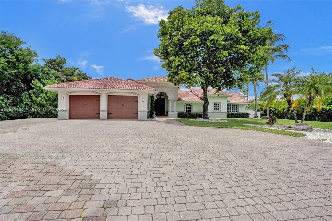 5963 NW 75th Way in Parkland, FL - Building Photo