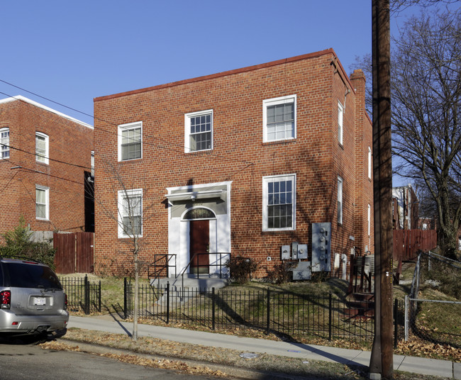 2816 Hartford St SE in Washington, DC - Foto de edificio - Building Photo