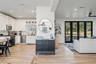 310 Saddle Blanket Dr in Dripping Springs, TX - Building Photo - Building Photo