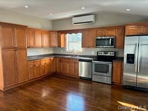 204 Vanderbilt Ave in Brentwood, NY - Building Photo - Building Photo