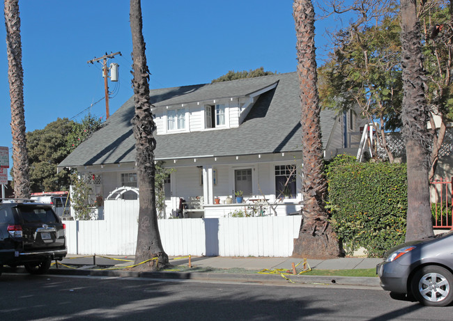 215 Bay St in Santa Monica, CA - Foto de edificio - Building Photo