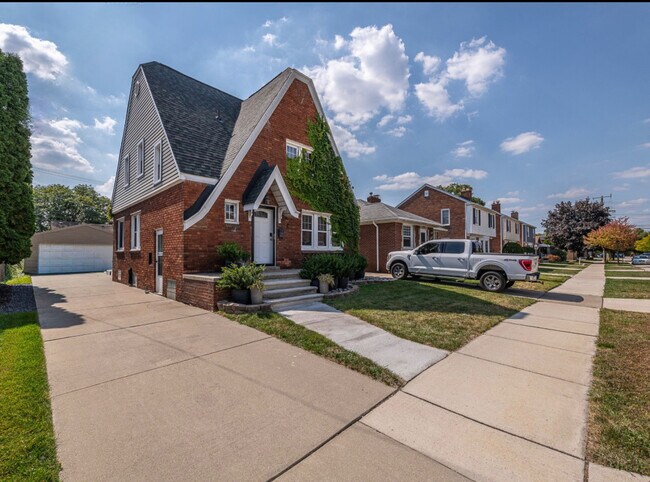 15777 McLain Ave in Allen Park, MI - Building Photo - Building Photo