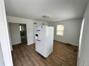28464 Barton St in Garden City, MI - Building Photo - Building Photo