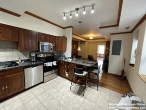 71 Gainsborough St, Unit #201 in Boston, MA - Foto de edificio - Building Photo