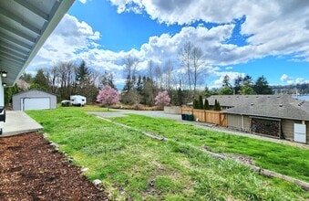 607 115th Ave SE in Lake Stevens, WA - Building Photo - Building Photo