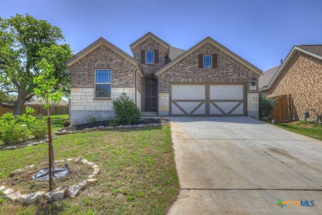 1233 Cross Gable in New Braunfels, TX - Foto de edificio - Building Photo