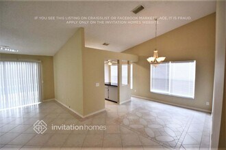9782 Fox Chapel Rd in Tampa, FL - Building Photo - Building Photo