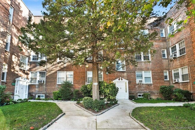 property at 1 Ash Pl