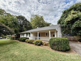 1425 Montford Dr in Charlotte, NC - Building Photo