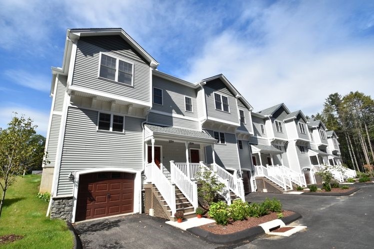 Greenway Village in Granby, CT - Building Photo