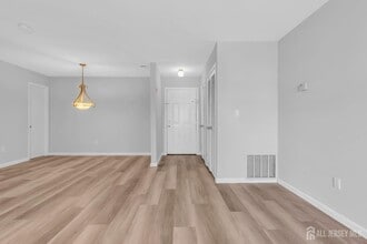 213 Main St in Matawan, NJ - Building Photo - Building Photo