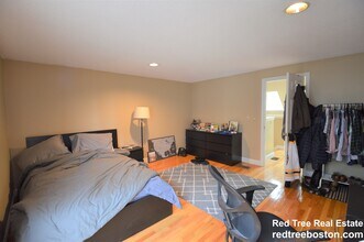 85 Brainerd Rd, Unit 2 in Boston, MA - Foto de edificio - Building Photo