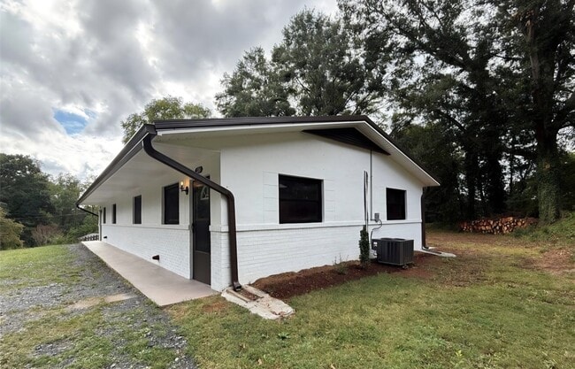 904 8th Ave SW in Conover, NC - Building Photo - Building Photo