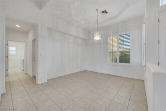 10817 Windledge Ave in Las Vegas, NV - Building Photo - Building Photo